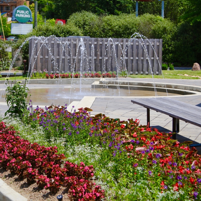 Gatlinburg Parkway Pedestrian Plaza