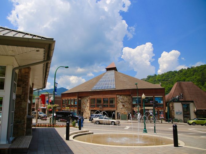 Gatlinburg Parkway Plaza