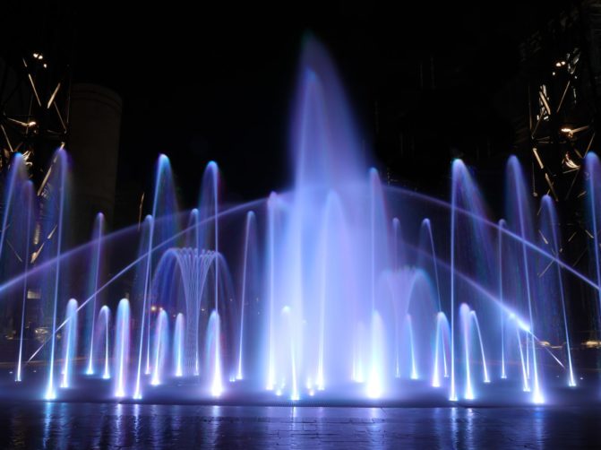 Plant Riverside Savannah Large Show Fountain